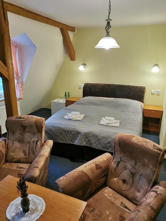Hotel Alster Jevíčko Esterno foto